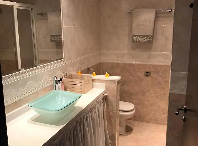 Primera Linea De Playa En Pyr Фуэнхирола