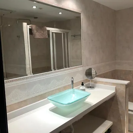 Primera Linea De Playa En Pyr * Fuengirola